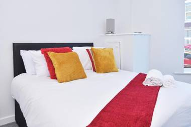 Townhouse @ 272 Walthall Street Crewe