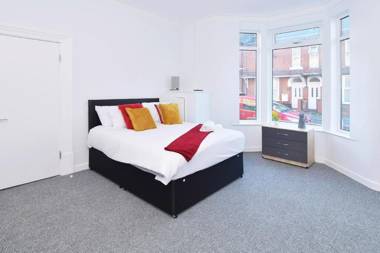 Townhouse @ 272 Walthall Street Crewe