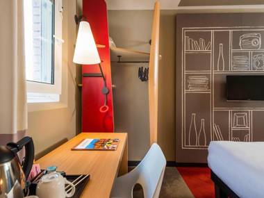 ibis London Gatwick Airport