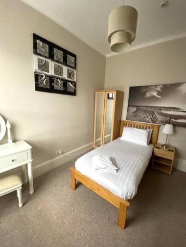 Somerton Lodge B & B