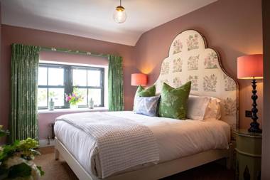 The White Lion Cowbridge