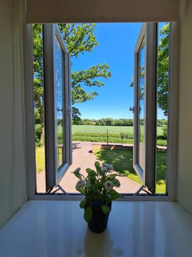 Beautiful Country Apartment rated Exceptional