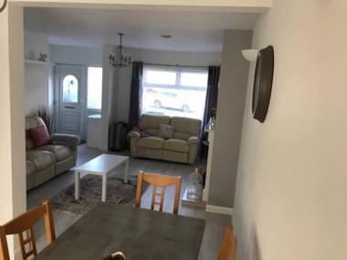 Diana House - Great location