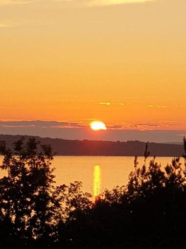 Stunning Sea view Immaculate 4-Bed family House