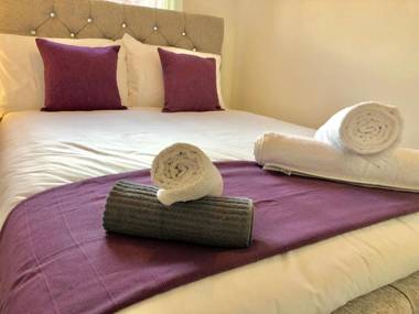 Two Bed - Close to North Station and Hospital