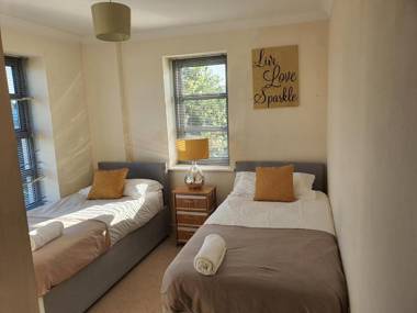 Vetrelax Colchester Circular Apartment