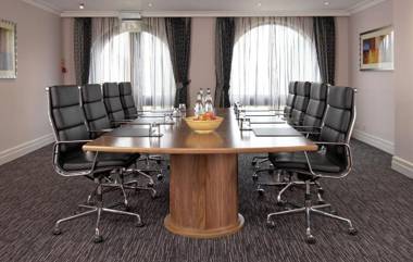 Hilton Cobham