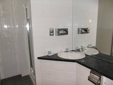 The Avenue Hotel Ltd