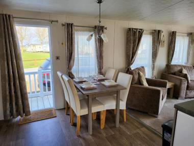 Remarkable 2-Bed lodge in Clacton-on-Sea