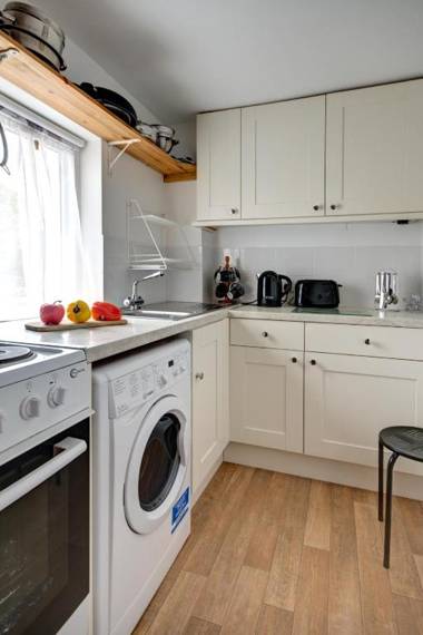 Katrinas Apartment By Treetop Property