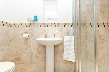 Avon Beach Bed & Breakfast