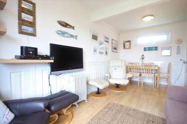 37B Medmerry Park 2 Bedroom Chalet