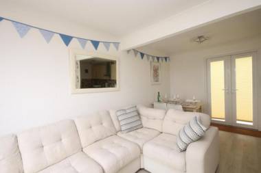 20F Medmerry Park 2 Bedroom Chalet Near the Coast