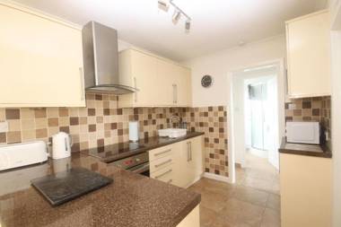 20F Medmerry Park 2 Bedroom Chalet Near the Coast