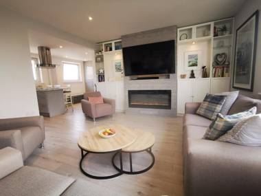 A Place With A View - 2 bed village apartment