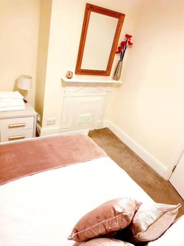 WhiteGates Apartment