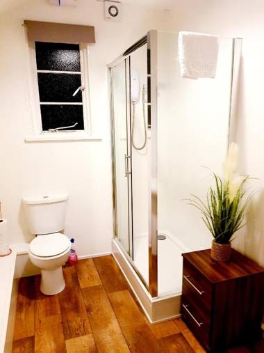 WhiteGates Apartment