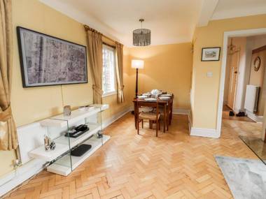 23 City Walls Chester