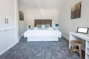 Newlyn House - Sleeps 11