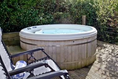 Blackbird Lodge Strawberryfield Park