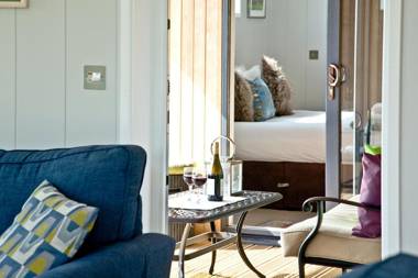 Perry Lodge Strawberryfield Park