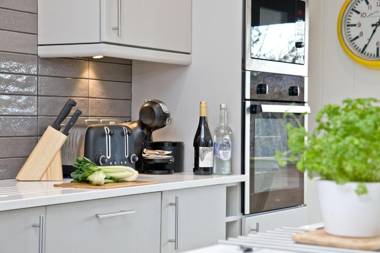 Nyland Lodge Strawberryfield Park