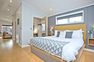 Nyland Lodge Strawberryfield Park