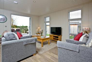 Cedar Lodge Strawberryfield Park