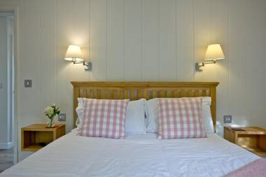 Cedar Lodge Strawberryfield Park