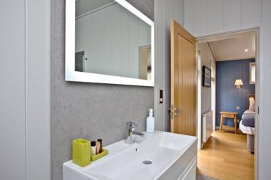 Orchard Lodge Strawberryfield Park