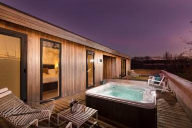 Honeyhurst Lodge Strawberryfield Park