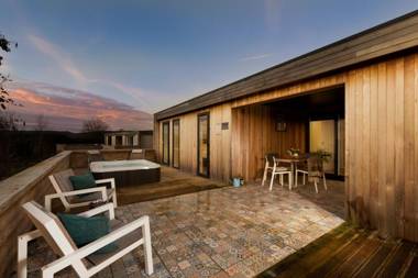 Honeyhurst Lodge Strawberryfield Park