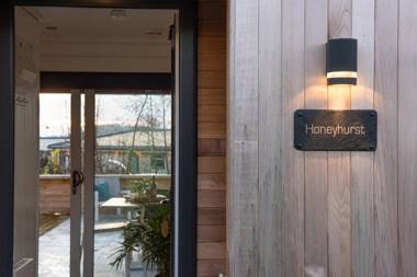 Honeyhurst Lodge Strawberryfield Park