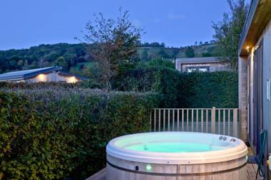 Whileaway Lodge Strawberryfield Park