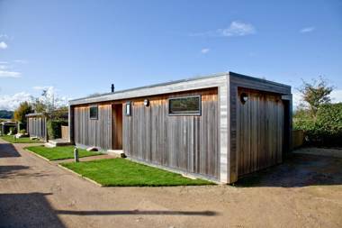 Whileaway Lodge Strawberryfield Park