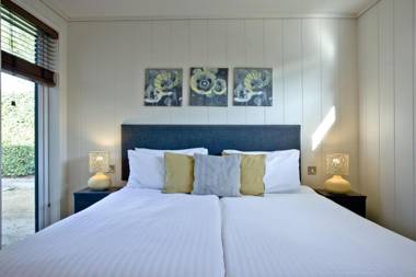 Whileaway Lodge Strawberryfield Park