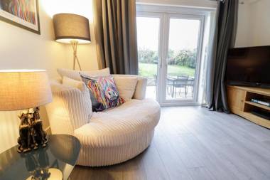 32 Gwelfor Cemaes Bay