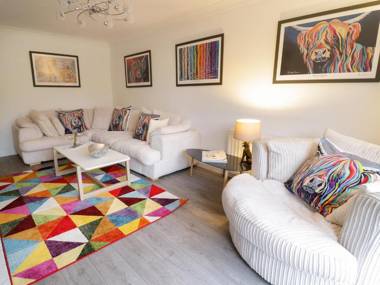 32 Gwelfor Cemaes Bay