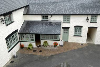 Gwesty'r Emlyn Hotel