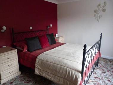 Neuadd Wen Guest House