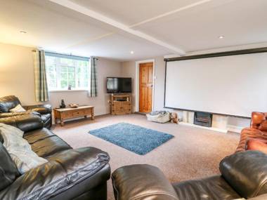 Fisher Granary Lampeter