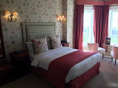 New House Country Hotel