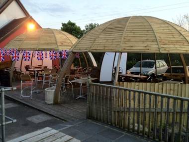 Three Horseshoes Country Inn