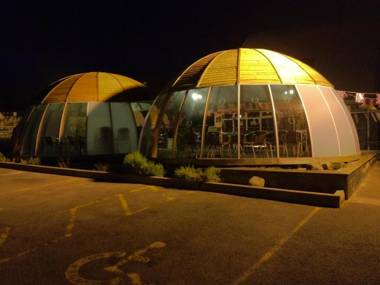 Three Horseshoes Country Inn