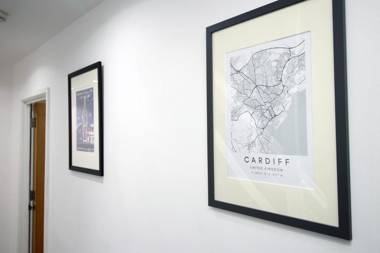 Three bedroom Apartment by SPO Properties Serviced Accommodation Cardiff - City Lofts Cardiff Spacious with parking Ideal for Families or Contractors