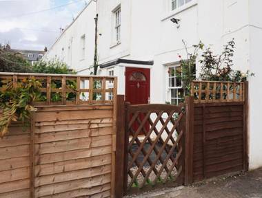 New Street - Stylish family home in St Dunstans with parking