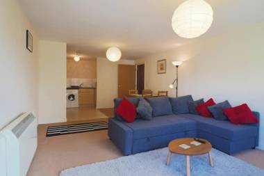 Bingley Court - Open plan apartment near Canterbury East Station