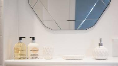 Tailored Stays - De Havilland House