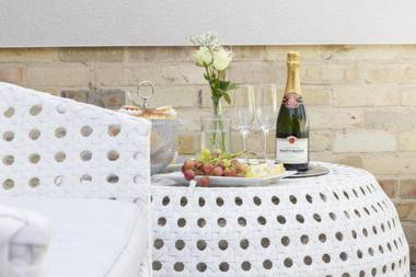 Citystay - Eagle Yard