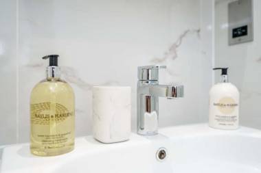 Tailored Stays - Central Cambridge Studios Free Parking